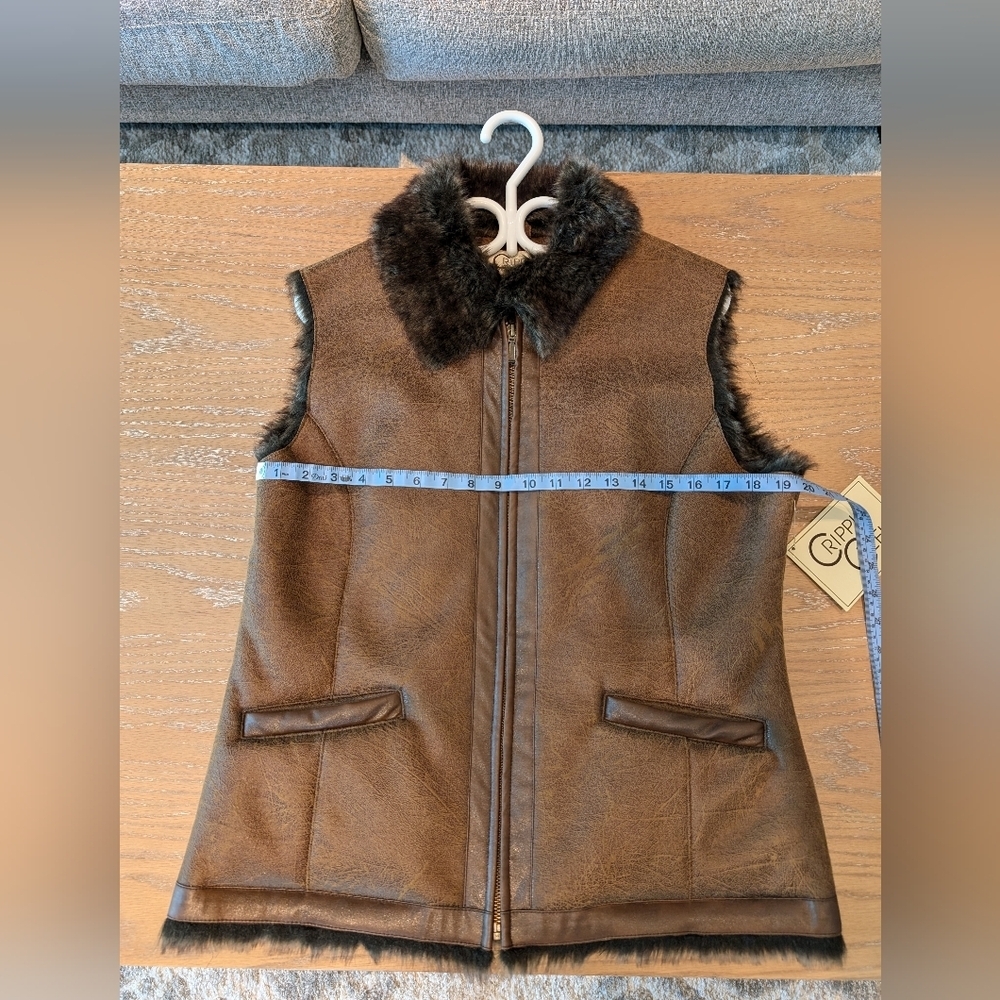Cripple Creek faux fur vest - Picture 6 of 7